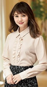 01070 en joie(アンジョア) ほどよいフリルが優しい長袖ブラウス 93-01070