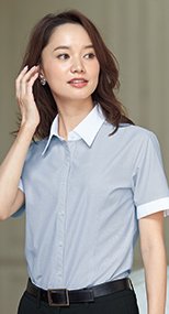 06096 en joie(アンジョア) 細かいストライプにおしゃれクレリック半袖シャツ 93-06096
