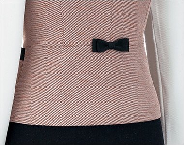 美しいシルエットに見せるペプラムスタイル