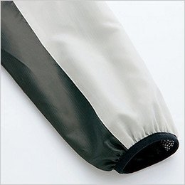 袖口はストレッチ性のあるバインダー仕様