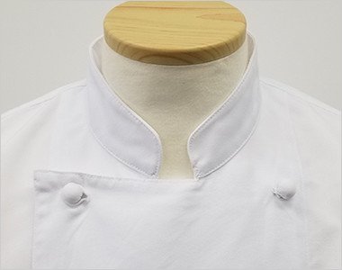 上品な印象のスタンドカラー
