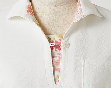 ボタンの開け閉めで印象を変えられる2WAY仕様