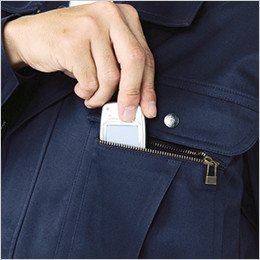 左胸 ファスナーポケット付き