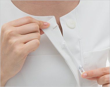 LH6207 ナガイレーベン(nagaileben) ビーズベリー 半袖ワンピース(女性用) 襟の内側はボタンとファスナー