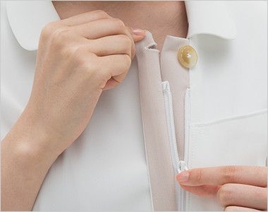 LH6277 ナガイレーベン(nagaileben) ビーズベリー 半袖ワンピース(女性用) 襟の内側はボタンとファスナー