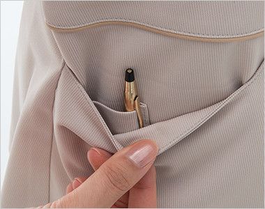 LH6277 ナガイレーベン(nagaileben) ビーズベリー 半袖ワンピース(女性用) 収納力が豊富な多機能ポケット